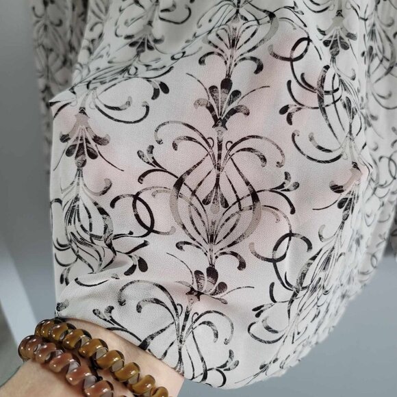 Michel Studio Collection EUC Semi-sheer white and black damask print blouse - Picture 7 of 9